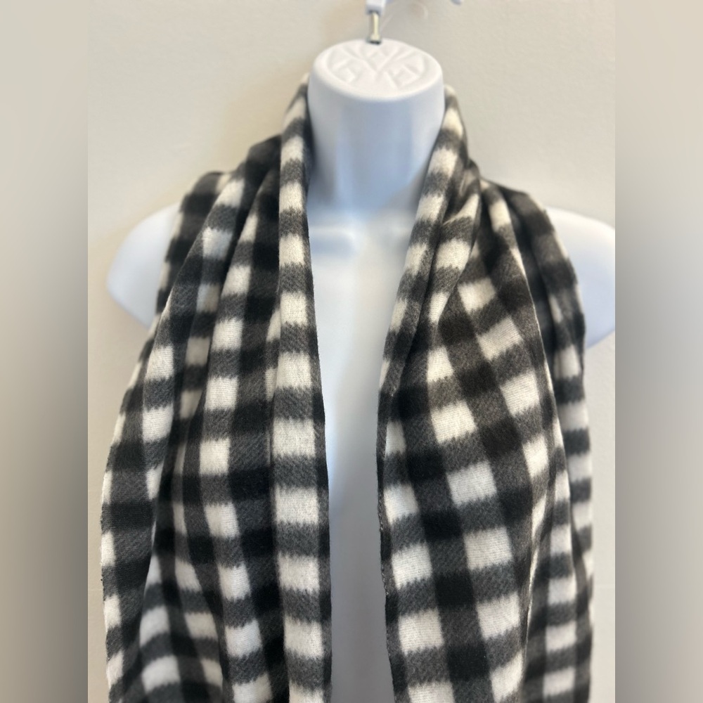 Scarf - Picture 3 of 4